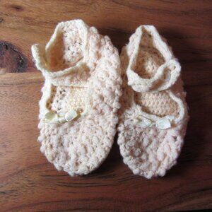 vintage pink knit baby girl shoes slippers booties (CL100)